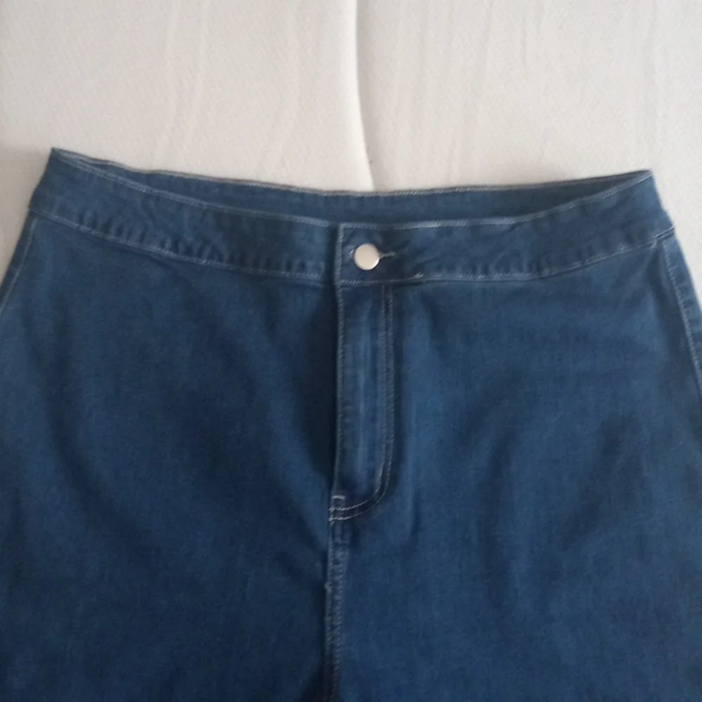 Jeans - Picture 2 of 2